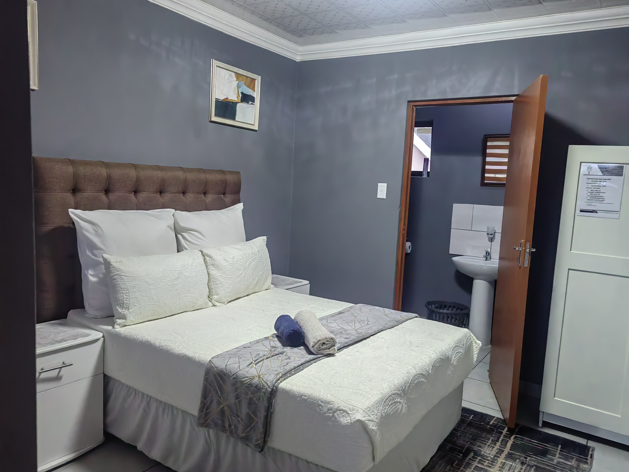 Room 14 Bed